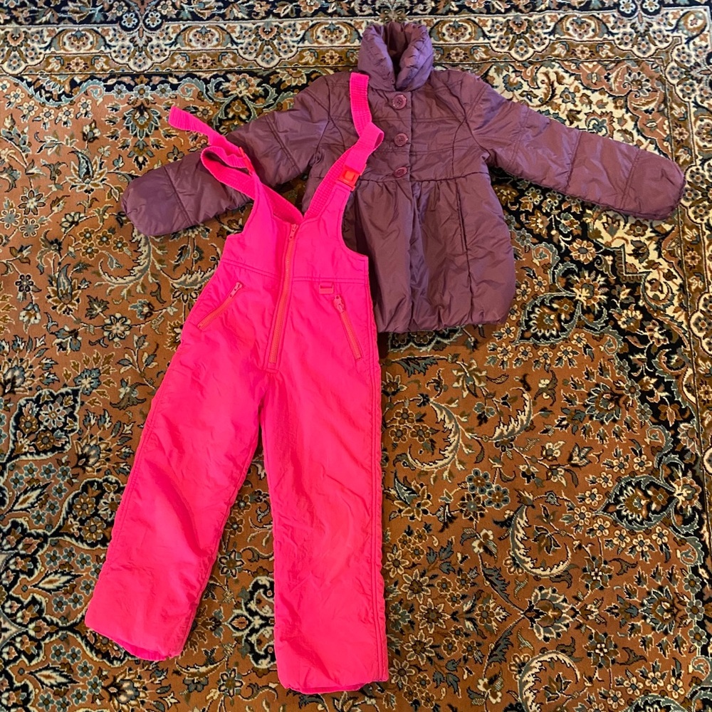 Legitimate skiwear Snow/ ski jacket and pants